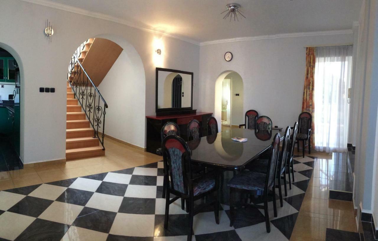 Nikolux Apartman Hajduszoboszlo Exterior photo